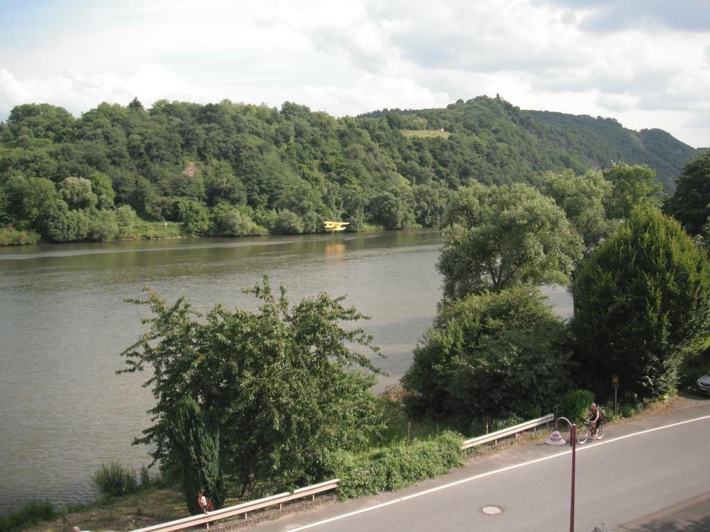 Der Weinladen Apartment Krov Luaran gambar